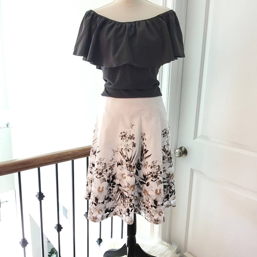 White House Black Market Skirt